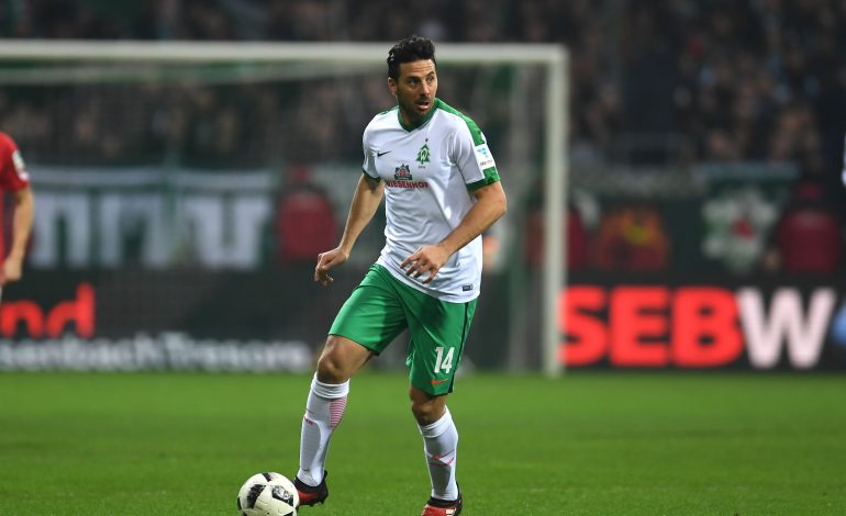 Bleibt Claudio Pizarro noch ein Jahr bei Bremen?