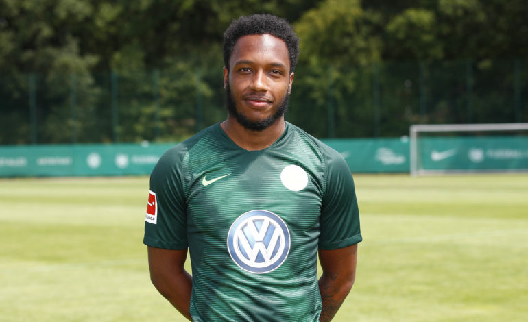 Der VfL Wolfsburg hat den Vertrag von Kaylen Hinds offiziell aufgelöst. Heute äußerten sich die Verantwortlichen der Wolfsburger zu dem Vorfall.