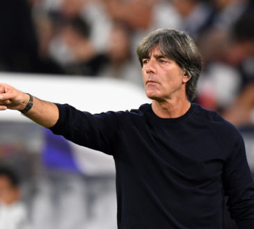 In der letzen Woche stellte Joachim Löw seine Analyse zur WM in Russland vor. Hierbei machte er klar keinen Umbruch zu vollziehen. Nun bestätigte er dies.