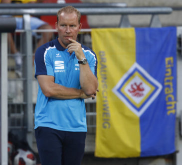 Eintracht Braunschweig in der Krise - Pedersen darf vorerst bleiben