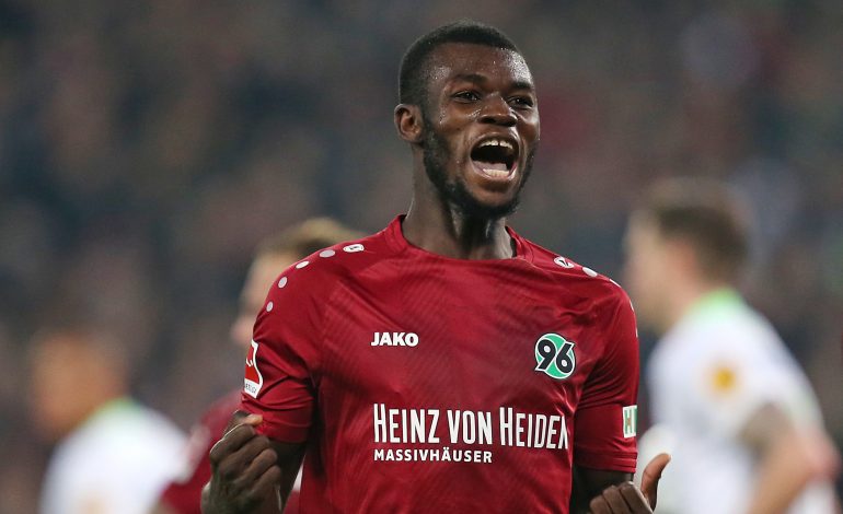 Hannover 96 VfL Wolfsburg Bundesliga Horst Heldt Jörg Schmadtke Ihlas Bebou