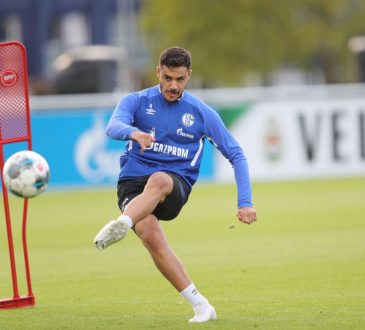 Ozan Kabak im Training bei Schalke