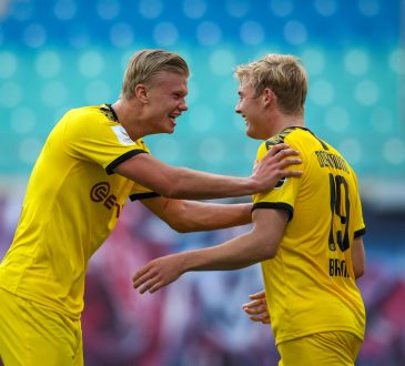 Erling Haaland (l.) mit Julian Brandt (r.)