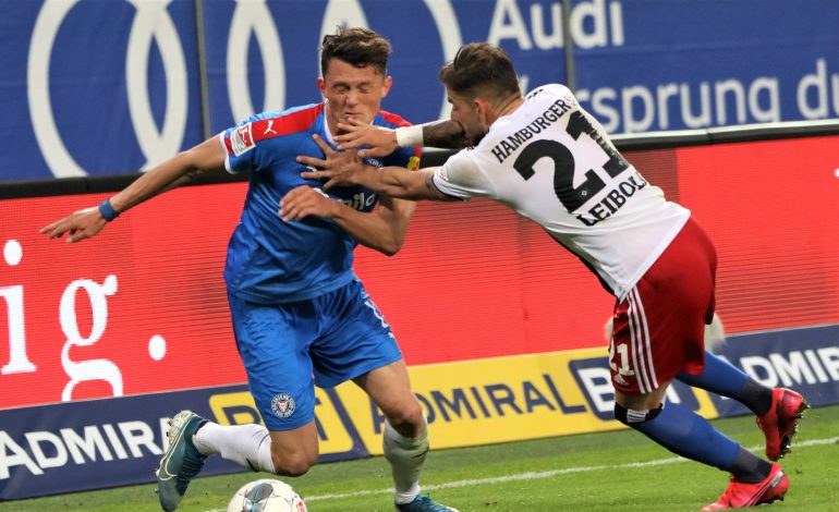 2. Bundesliga Hamburger SV Holstein Kiel Fabian Reese Tim Leibold