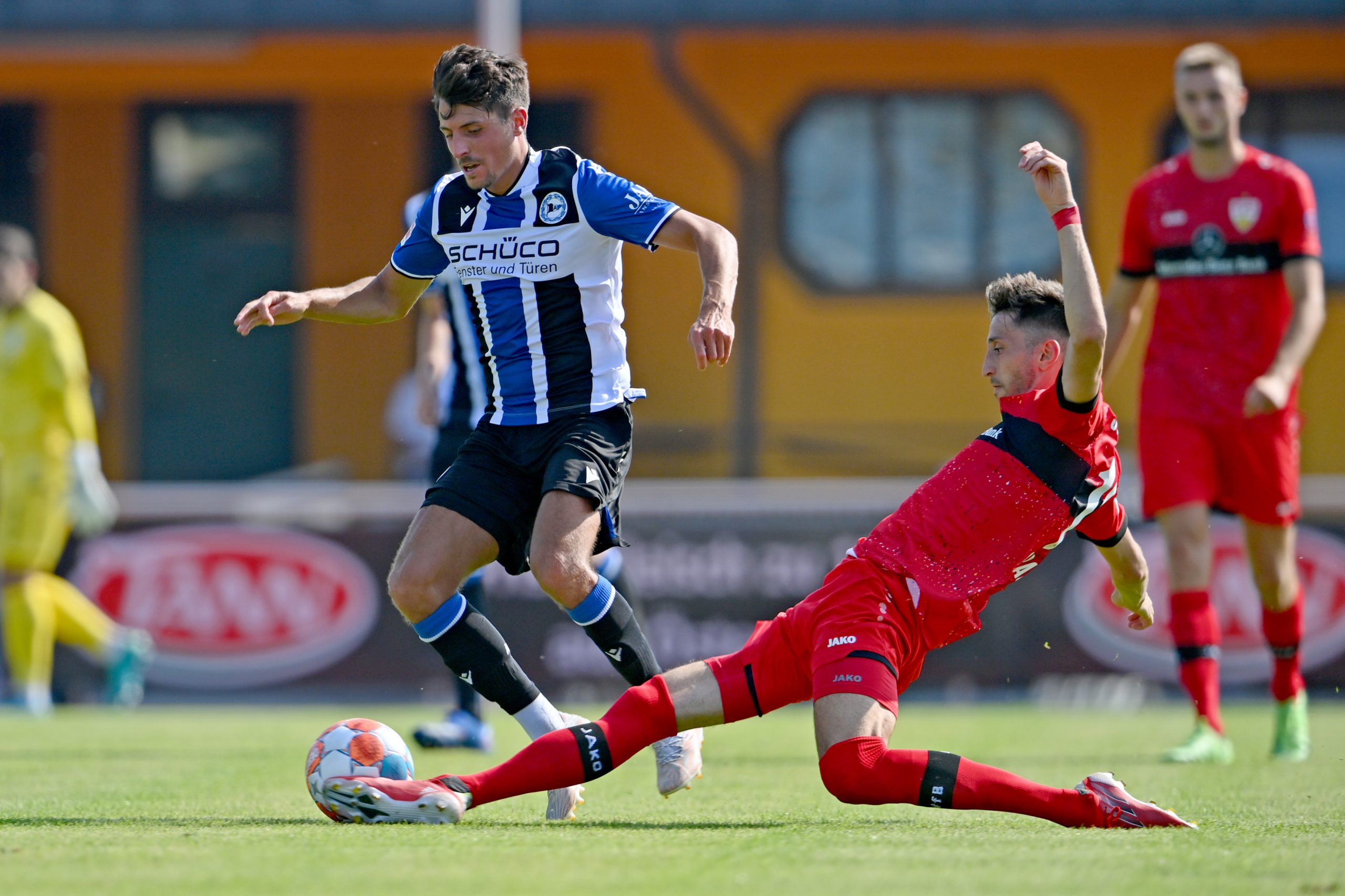 Arminia – Vfb Stuttgart / Vollauslastung Gegen Den Vfb Dsc Arminia Bielefeld / Der vfb stuttgart hatte bei arminia bielefeld chancen für vier tore, ließ beim 1:1 auf der alm jedoch zwei big points liegen.