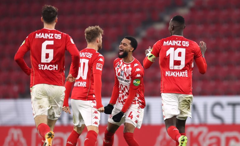 Svensson Bo 1. FSV Mainz 05 Bundesliga Moussa Niakhaté Jeremiah St. Juste