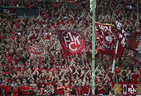 Die Fans in Kaiserslautern brennen auf das erste Zweitligaspiel seit vier Jahren