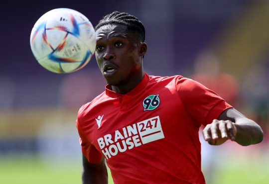 Köhn Derrick Hannover 96 VfB Stuttgart Bundesliga Bayer 04 Leverkusen Borussia Mönchengladbach Gladbach Borna Sosa Ramy Bensebaini Daley Sinkgraven Mitchell Bakker Sebastian Hoeneß Tim Walter
