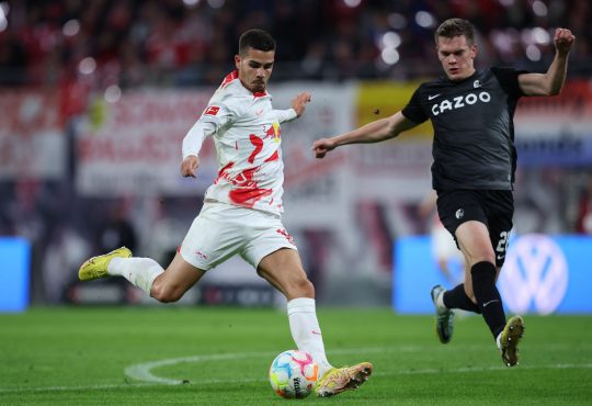 Freiburg und Leipzig trennen in der Liga nur zwei Punkte voneinander. Wer entscheidet das Aufeinandertreffen auf Augenhöhe für sich?