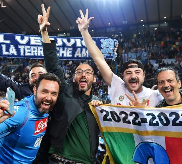 SSC Neapel Fans feiern die erste Meisterschaft seit 33 Jahren.