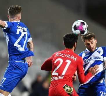 Matthias Bader und Gerrit Holtmann im Kopfballduell beim letzten aufeinander treffen zwischen Bochum und Darmstadt. Damals noch in Liga 2.