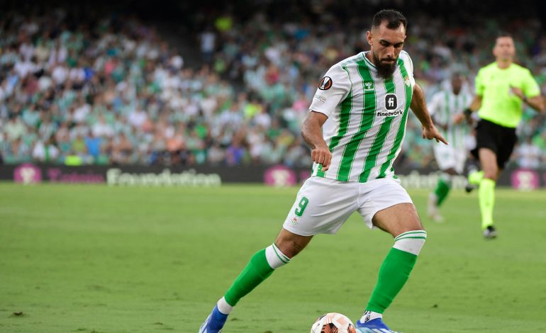 Borja Iglesias am Ball in der spanischen Laliga