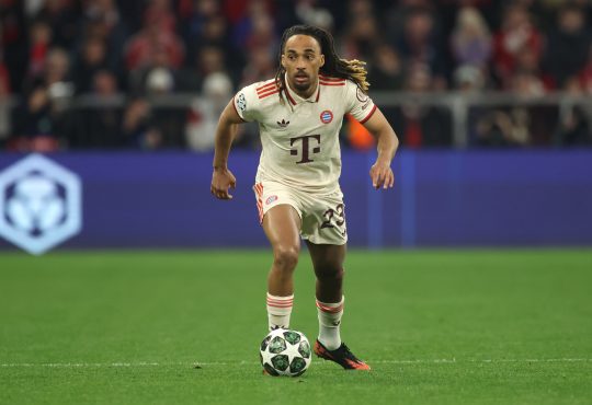Sacha Boey FC Bayern München