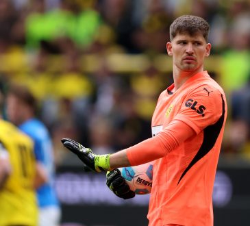 Gregor Kobel Borussia Dortmund