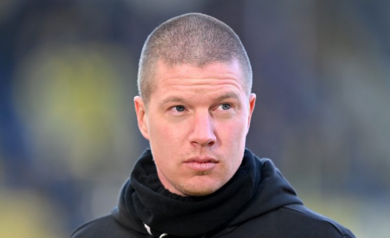 Mike Tullberg im Trainingsanzug vom BVB