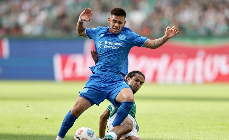 Claudio Echeverri im Leverkusen-Trikot