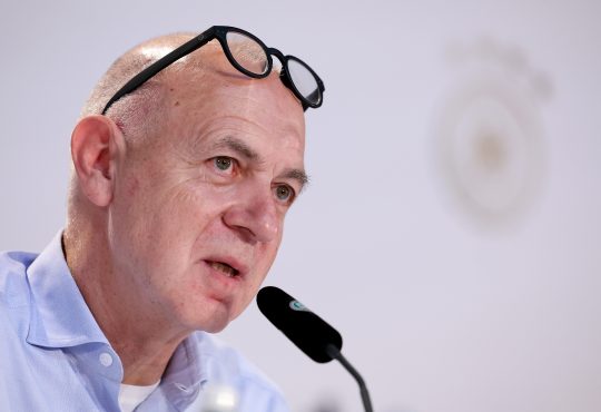 Bernd Neuendorf bei einer Pressekonferenz zur WM 2022