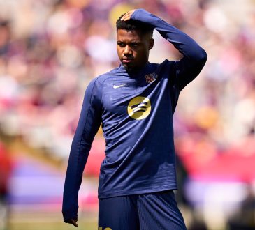 Ansu Fati im Aufwärmtrikot vom FC Barcelona