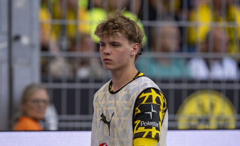 Cole Campbell im Aufwärmshirt