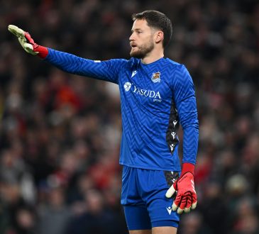 Alex Remiro im Torwarttrikot von Real Socieadad