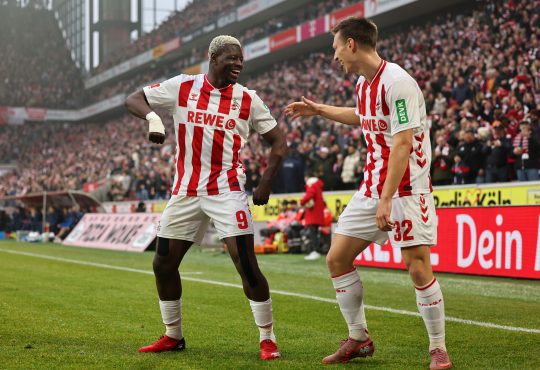 Ragnar Ache vom 1. FC Köln jubelt über sein Fallrückziehertor gegen die TSG Hoffenheim