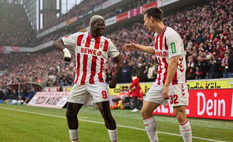 Ragnar Ache vom 1. FC Köln jubelt über sein Fallrückziehertor gegen die TSG Hoffenheim