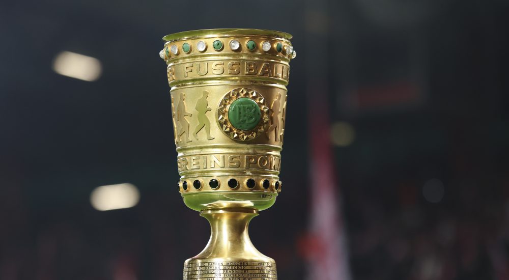 Nahansicht der DFB-Pokal Trophäe