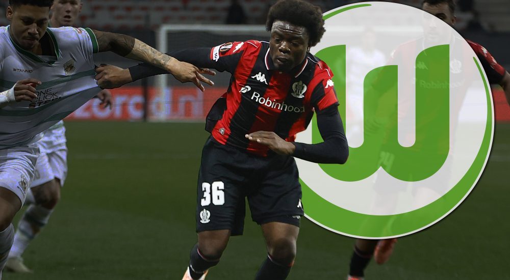 Hamilton-Matsounga im Trikot von OGC Nizza. Im Hintergrund ist das Logo vom VfL Wolfsburg zu sehen