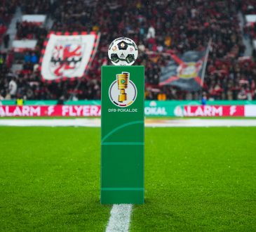Bundesliga-Ball im Fokus, 1. Bundesliga