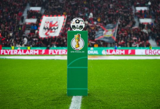 Bundesliga-Ball im Fokus, 1. Bundesliga