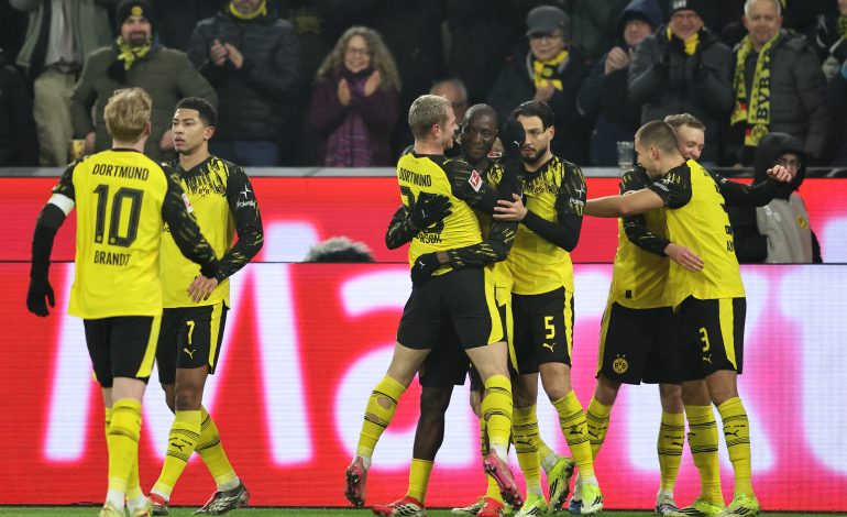 BVB-Spieler beim jubeln