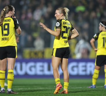 Ann-Sophie Vogel von den Frauen von Borussia Dortmund im Gespräch mit Annika Enderle / BVB