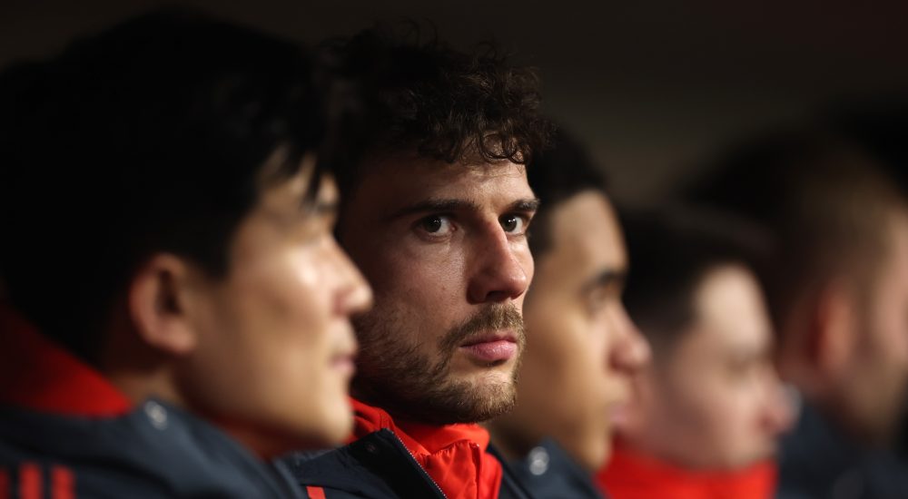 Leon Goretzka vom FC Bayern München auf der Bank