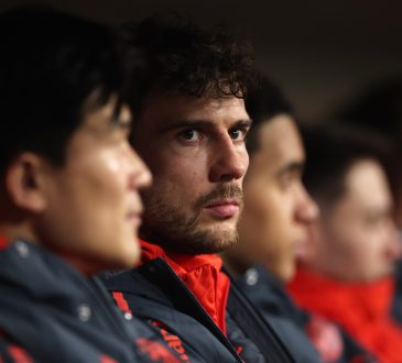 Leon Goretzka vom FC Bayern München auf der Bank