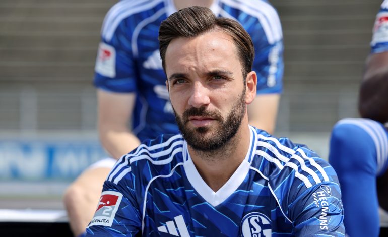 Kenan Karaman vom FC Schalke 04