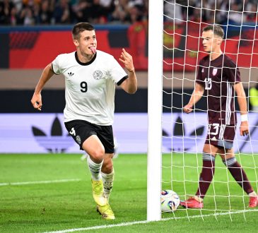 Nicolo Tresoldi im Trikot vom DFB / der Deutschen Nationalmannschaft