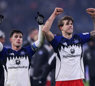 Luka Vuskovic und Nicolas Capaldo im Trikot vom Hamburger SV