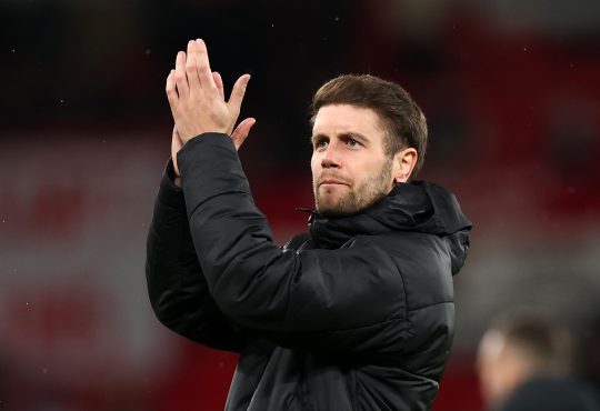 Brighton-Trainer Fabian Hürzeler applaudiert