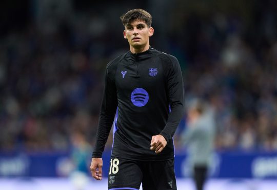 FC Barcelona-Verteidiger Gerard Martín beim Aufwärmen.