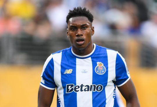 FC Porto-Stürmer Samu Aghehowa im Spiel