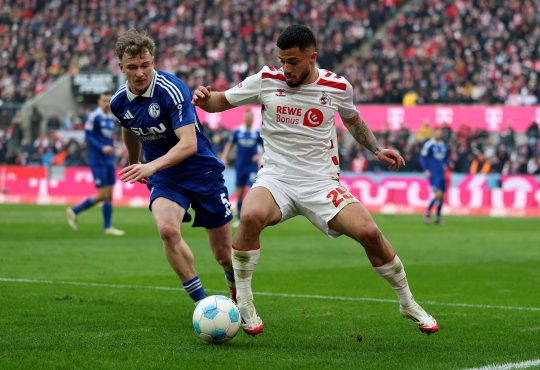 Gazibegovic neben im Trikot vom FC Köln