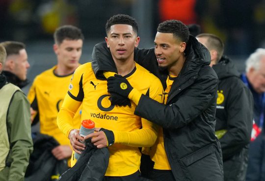 Jobe Bellingham und Felix Nmecha