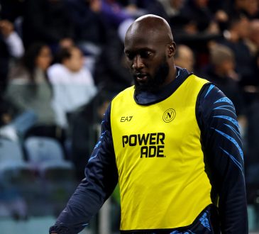 Romelu Lukaku im Aufwärmtrikot der SSC Neapel.