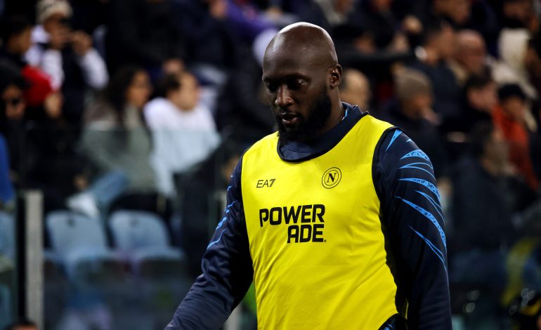 Romelu Lukaku im Aufwärmtrikot der SSC Neapel.