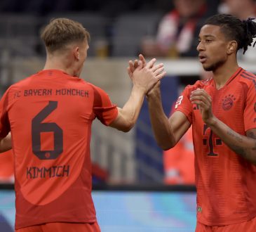 Joshua Kimmich und Michael Olise bei FC Bayern München