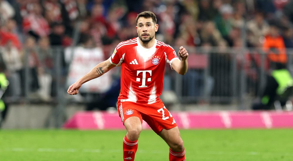 Raphaël Guerreiro vom FC Bayern beim Bundesligaspiel gegen Borussia Mönchengladbach
