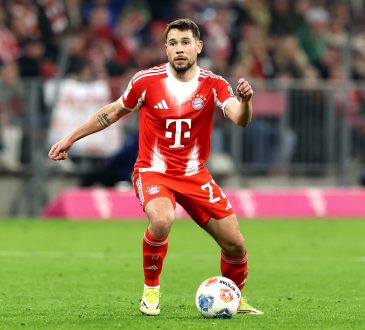 Raphaël Guerreiro vom FC Bayern beim Bundesligaspiel gegen Borussia Mönchengladbach