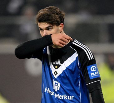 Mario Vuskovic im Trikot vom Hamburger SV (HSV)