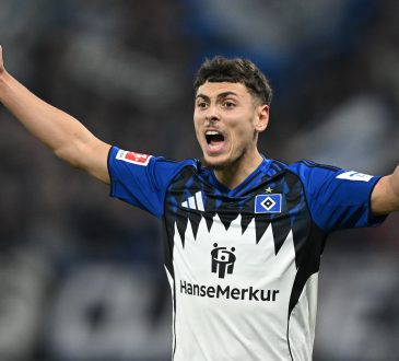 William Mikelbrencis im Trikot des HSV.