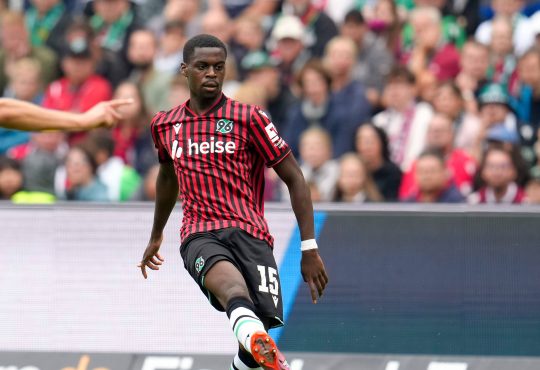 Noel Aseko im Trikot von Hannover 96